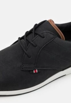 Pier One Sportieve Veterschoenen - Black 11 Pier One Sportieve Veterschoenen - Black -Herenkleding Winkel 09385dbb736847f5a5eac6cf4a1ece0d