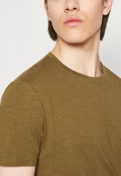 Pier One 5 Pack - T-Shirt Basic - Black/Light Blue/Khaki/Mint/Beige -Herenkleding Winkel 1315f4c5b0a249f28b5e2194be681f86