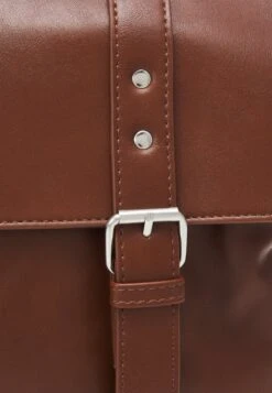Pier One Schoudertas - Brown -Herenkleding Winkel 13681cf0e15d4e7a880bcd49346bf5a1