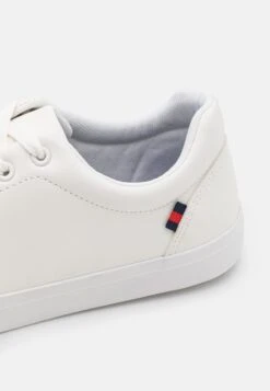 Pier One Unisex - Sneakers Laag - White 11 Pier One Unisex - Sneakers Laag - White -Herenkleding Winkel 1e08045fec014ab382da64da74b462a7