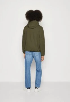 Pier One Regenjas - Olive 8 Pier One Regenjas - Olive -Herenkleding Winkel 201a940e9ad84ffa9c0c24c0039d760e