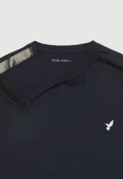 Pier One T-Shirt Basic - Dark Blue 19 Pier One T-Shirt Basic - Dark Blue -Herenkleding Winkel 3eb2d7283be1494881062bf1fb6eea4e