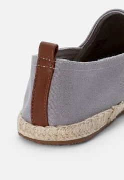 Pier One Rena Espadrille Unisex - Espadrilles - Light Grey 11 Pier One Rena Espadrille Unisex - Espadrilles - Light Grey -Herenkleding Winkel 42d2421a7d9a4236aff6d97b980fd1f5