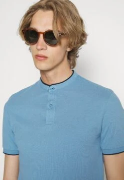 Pier One T-Shirt Basic - Light Blue 9 Pier One T-Shirt Basic - Light Blue -Herenkleding Winkel 456fe74b3a0247ada5ec82d4c6c9d7ce