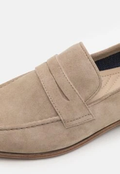 Pier One Leather - Instappers - Beige 11 Pier One Leather - Instappers - Beige -Herenkleding Winkel 52d211ef3a154ec88c15f789062f84e4