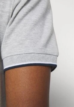 Pier One 2 Pack - Poloshirt - Light Grey/Dark Blue 15 Pier One 2 Pack - Poloshirt - Light Grey/Dark Blue -Herenkleding Winkel 5e4da2bcaa4e4b41b638ac5c292bdd5f