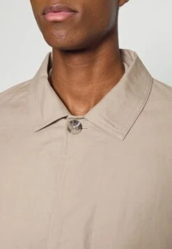 Pier One Commuter Coat- Halflange Jas - Tan -Herenkleding Winkel 64e4c0abaebf41b497d5537b02c36b22