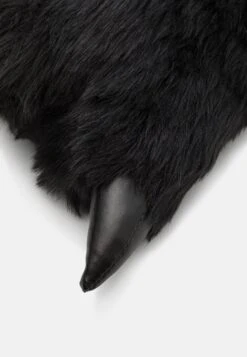 Pier One Pantoffels - Black 11 Pier One Pantoffels - Black -Herenkleding Winkel 796914552fcb4fcaac1e33068a36c27f