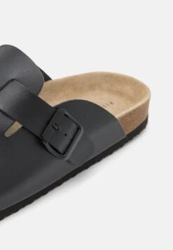 Pier One Leather Unisex - Pantoffels - Black 11 Pier One Leather Unisex - Pantoffels - Black -Herenkleding Winkel 7b28889d1d2247a8abcae3a4a4c34674