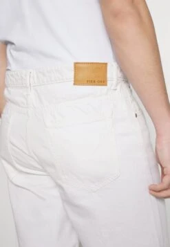 Pier One Colored Twill White Denim - Jeansshort - White Denim 9 Pier One Colored Twill White Denim - Jeansshort - White Denim -Herenkleding Winkel a636a2d6a4a8465daf4783bb72a28209