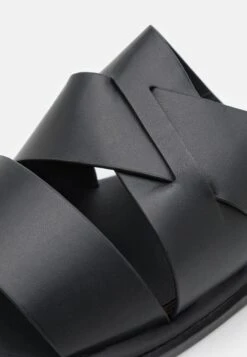 Pier One Muiltjes - Black 11 Pier One Muiltjes - Black -Herenkleding Winkel b50a1b42a3ee4cfaa6748df68bcbfe4c