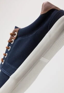Pier One Unisex - Sneakers Laag - Dark Blue 11 Pier One Unisex - Sneakers Laag - Dark Blue -Herenkleding Winkel c4c64a8508b7448e9f9a2c45f00c46e0