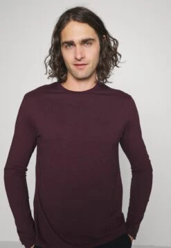 Pier One Pyjama -Dark Blue/Bordeaux 9 Pier One Pyjama -Dark Blue/Bordeaux -Herenkleding Winkel c54af894dc5e444ebbec14e1eec64139