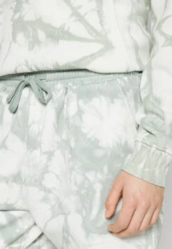 Pier One Shorts - Green 11 Pier One Shorts - Green -Herenkleding Winkel ddfcbbe17eeb496298c7947389116599