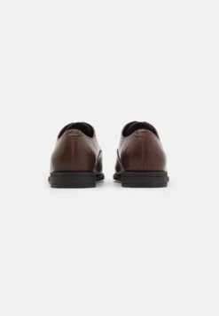 Pier One Unisex - Sportieve Veterschoenen - Dark Brown 8 Pier One Unisex - Sportieve Veterschoenen - Dark Brown -Herenkleding Winkel def25b02b8464c7bb9962d0b86180f45