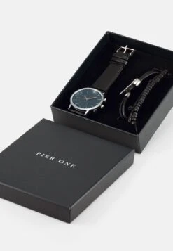Pier One Set - Horloge - Black -Herenkleding Winkel e3698392312245d48955706d88c064dc