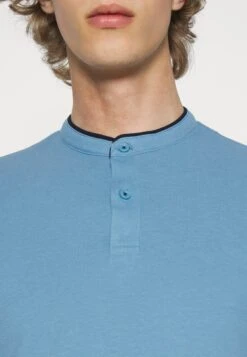 Pier One T-Shirt Basic - Light Blue 11 Pier One T-Shirt Basic - Light Blue -Herenkleding Winkel ea582234adf1436e894021c337bea15e