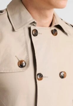 Pier One Trenchcoat - Beige 10 Pier One Trenchcoat - Beige -Herenkleding Winkel fd2acef9cc37474b8d762861283e4c9a