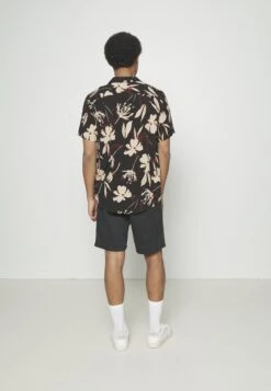 Pier One 2 Pack - Shorts - Olive/Black 8 Pier One 2 Pack - Shorts - Olive/Black -Herenkleding Winkel fd44b737848c4df581a8294c3b8851b1